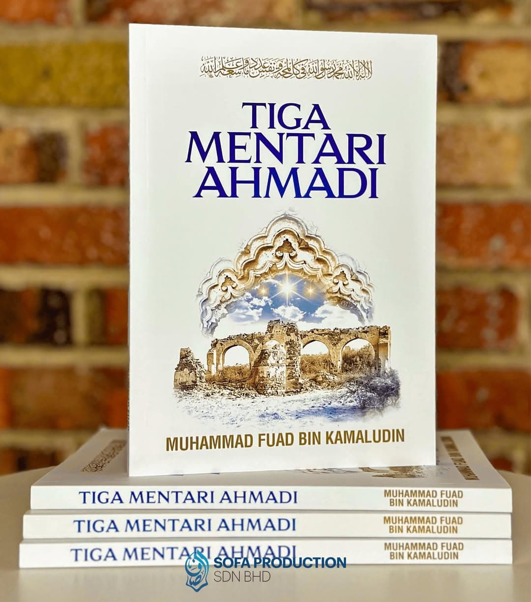 Kulit buku Tiga Mentari Ahmadi